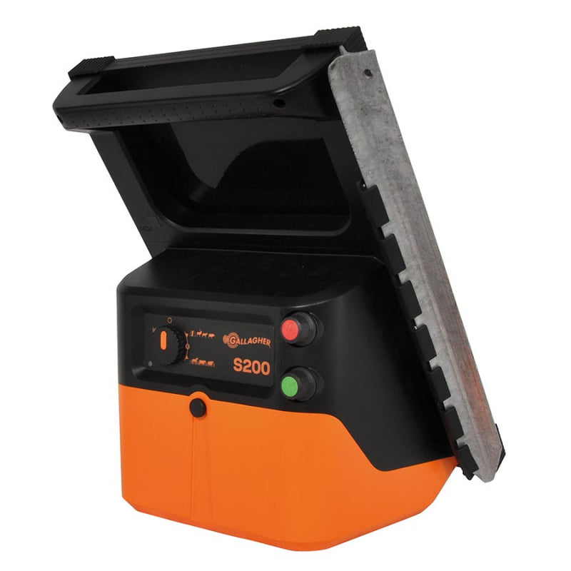 Gallagher S200 Solar Fence Energiser incl. 2 Batteries (2x 12 V - 7,2 Ah)