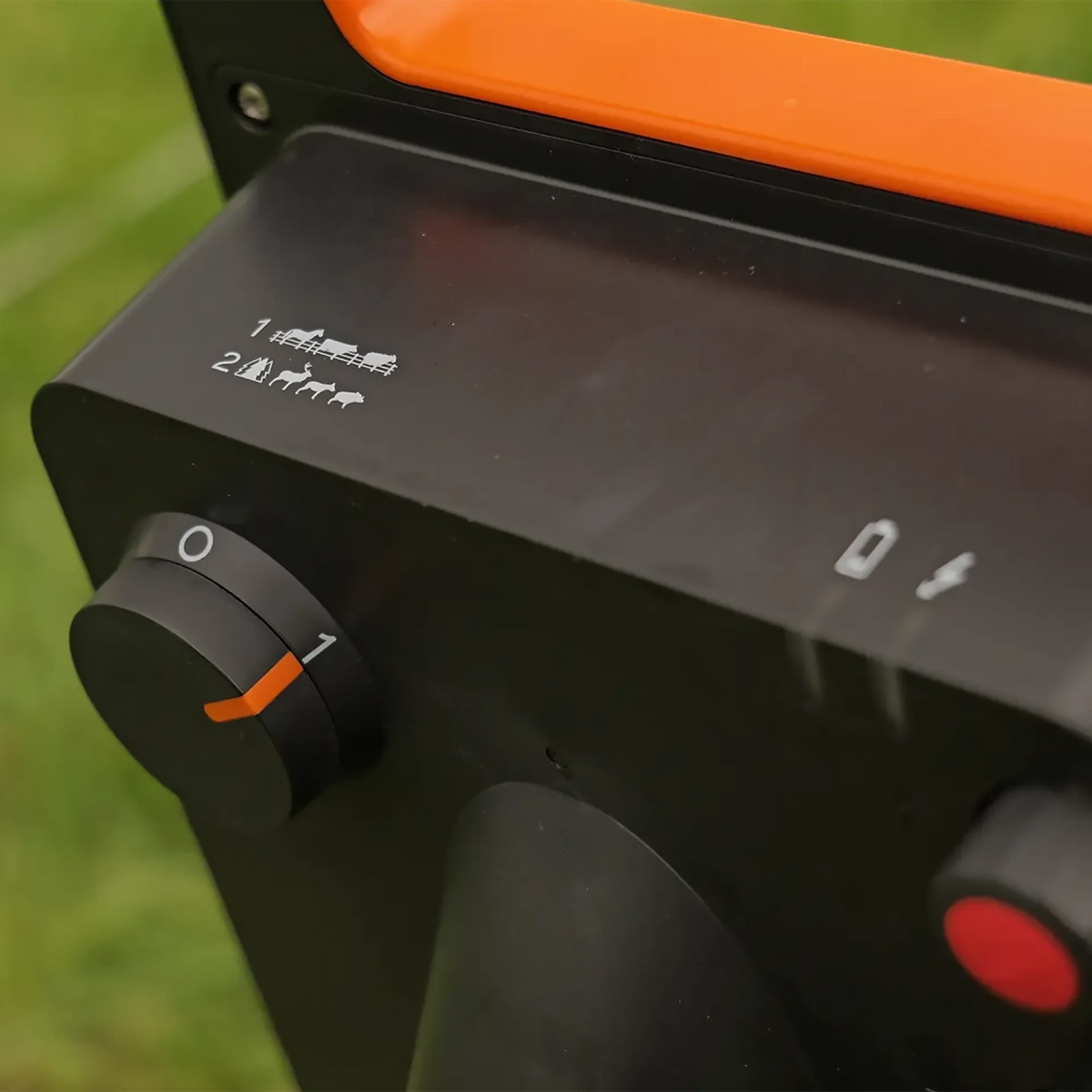 S60li Solar energiser with battery (0.6J - Solar)