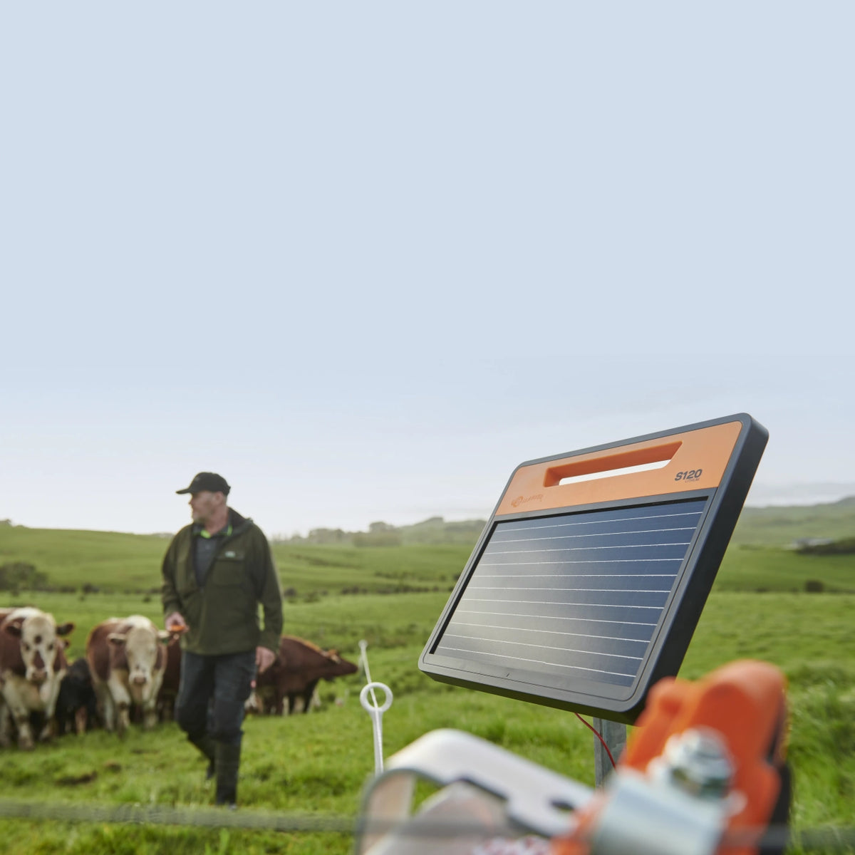 S120li Solar energiser with battery (1.2J - Solar)